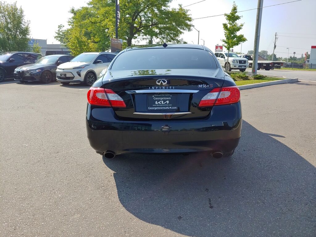 Infiniti M56