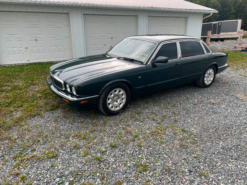 Jaguar XJ8