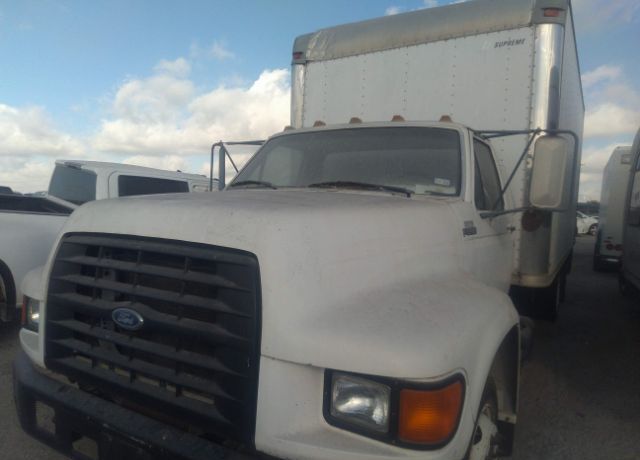 Ford F-700