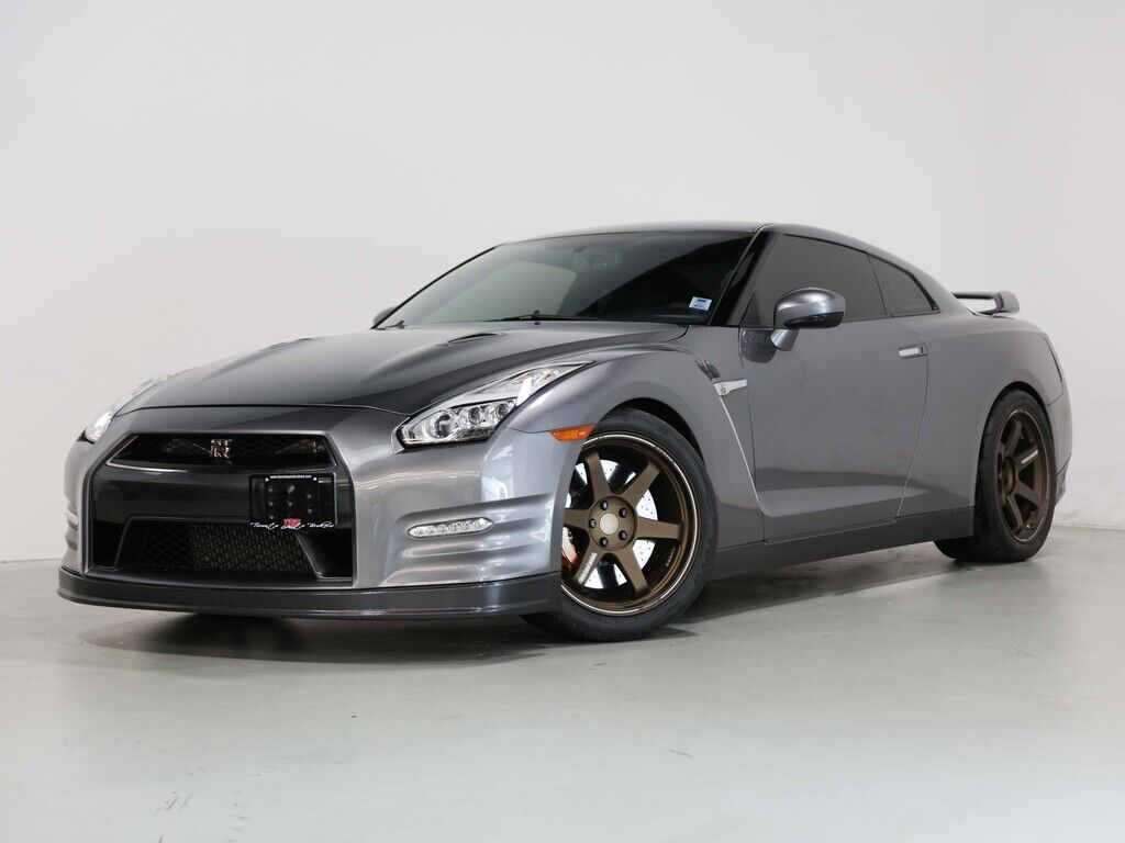 Nissan GT-R