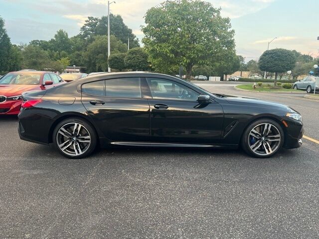 2022 BMW M850i