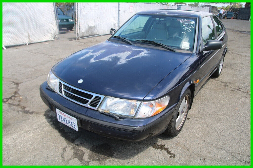 Saab 900
