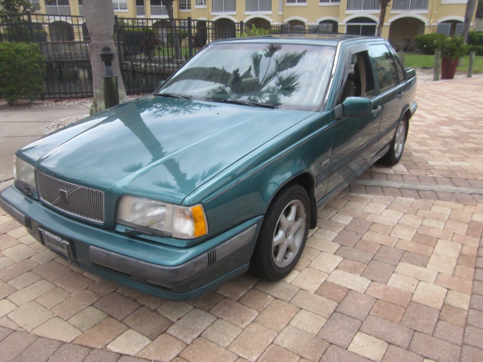 Volvo 850 Series