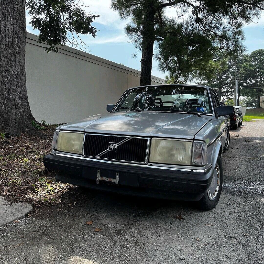 Volvo 240 Series