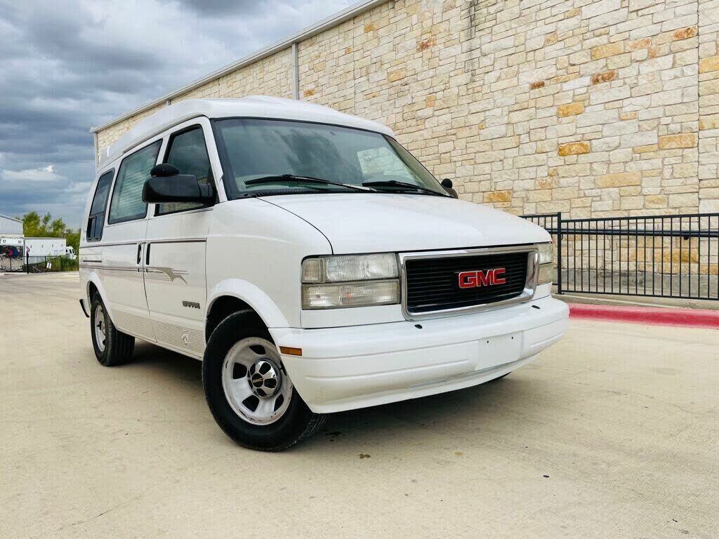 GMC Safari