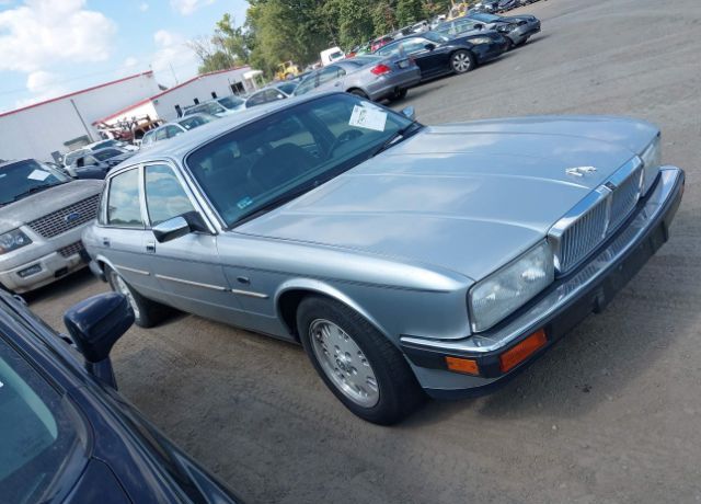 Jaguar XJ6