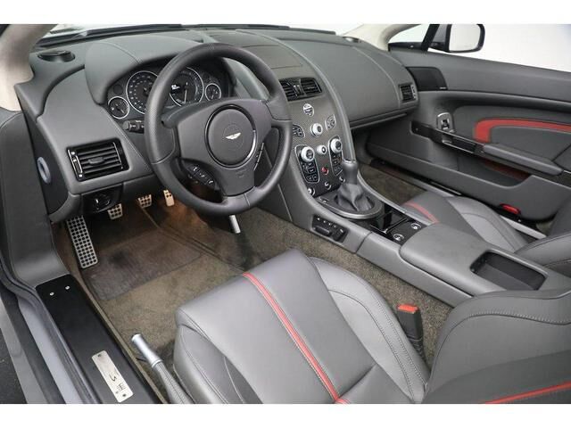 Aston Martin V12 Vantage