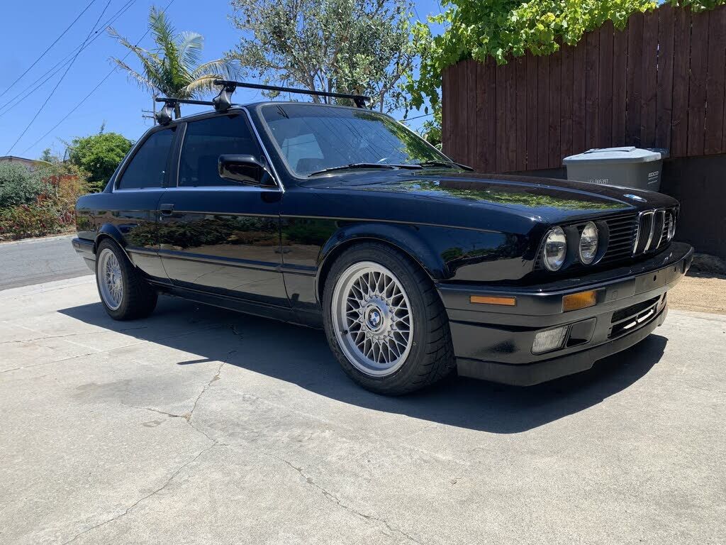 BMW 325iS