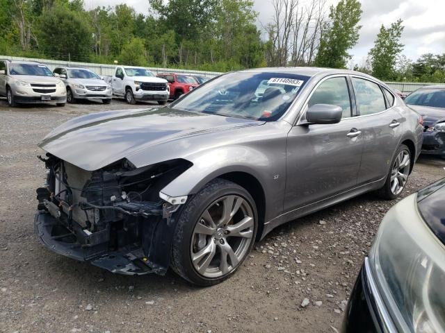 Infiniti Q70