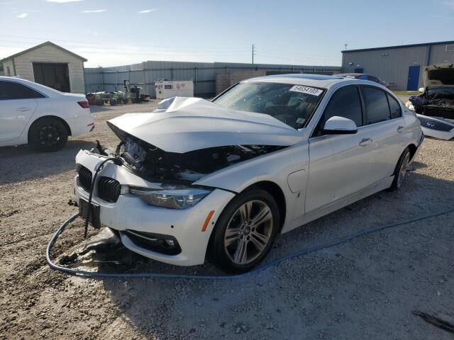 BMW 330e