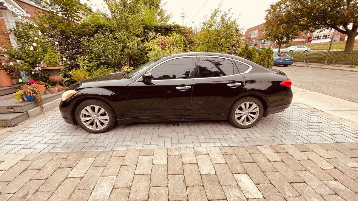 Infiniti M56
