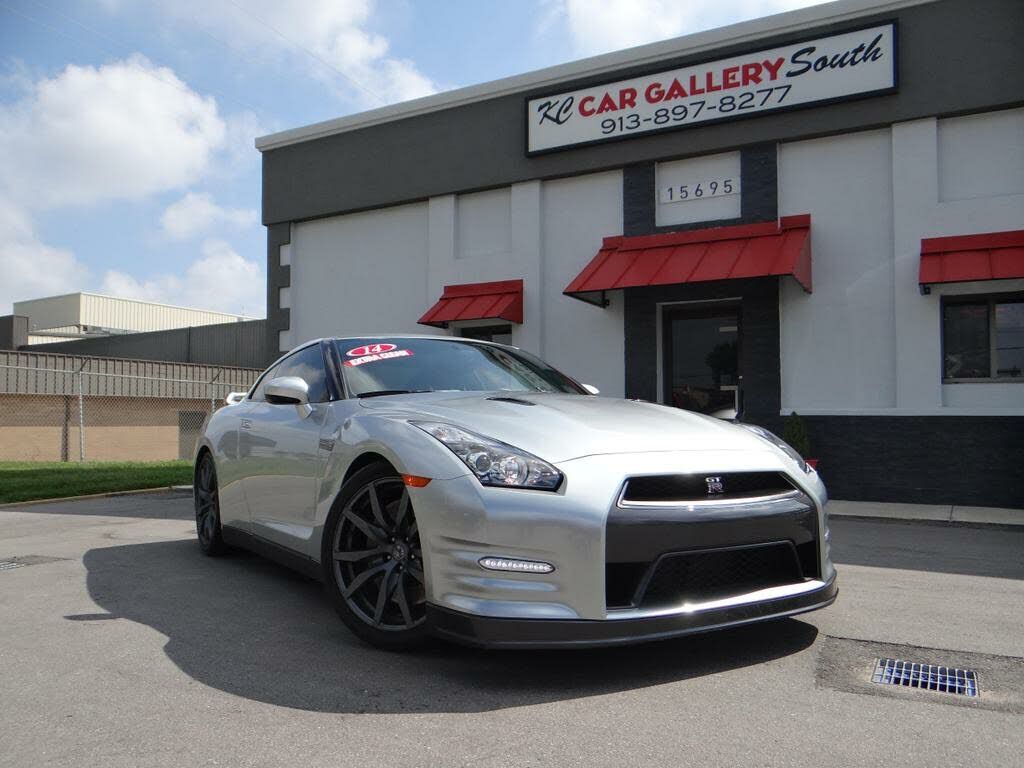 Nissan GT-R