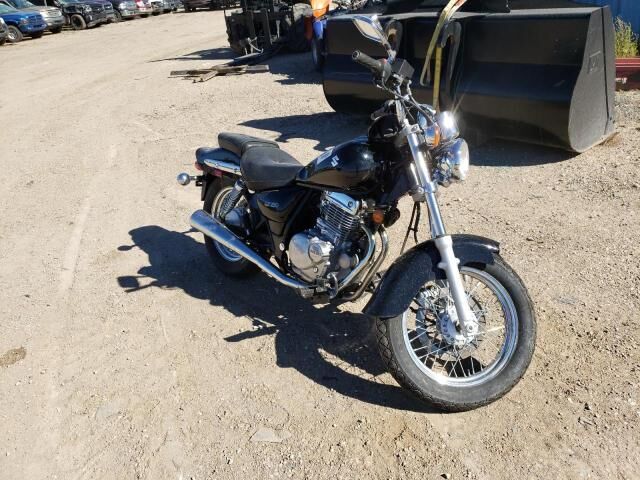 Suzuki GZ250