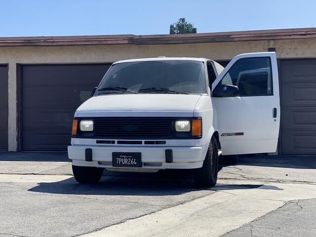 Chevrolet Astro Van