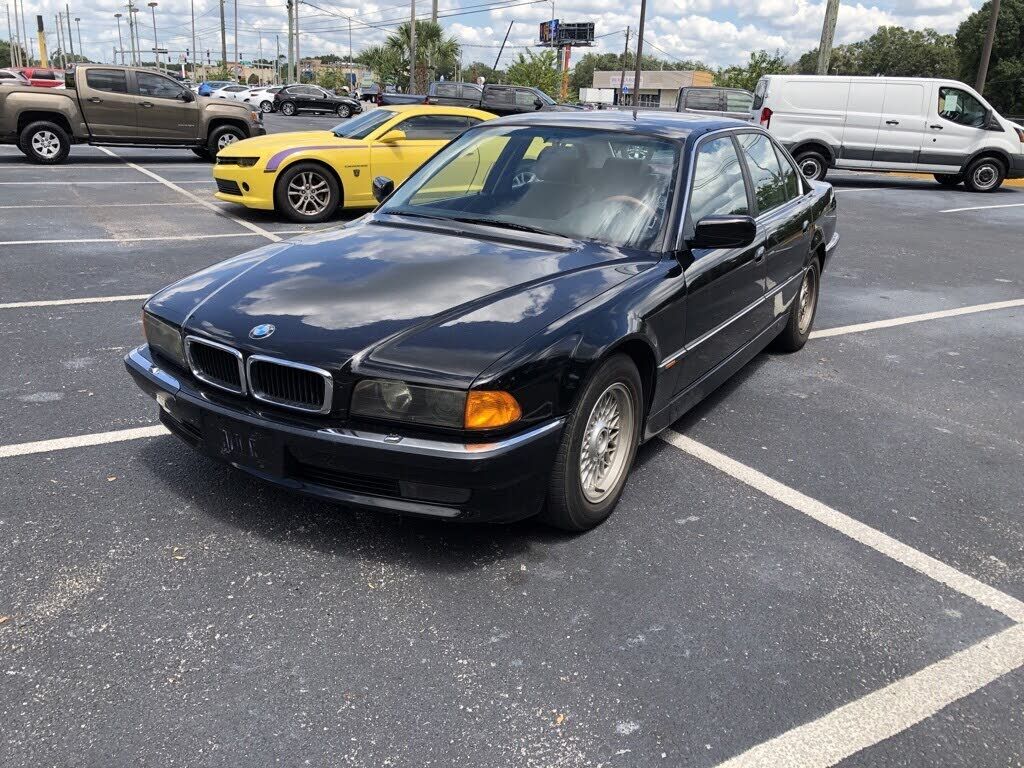 BMW 740i