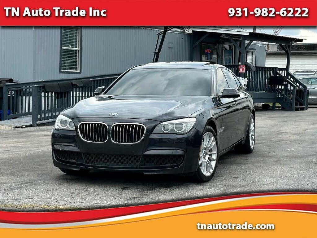 BMW 740i