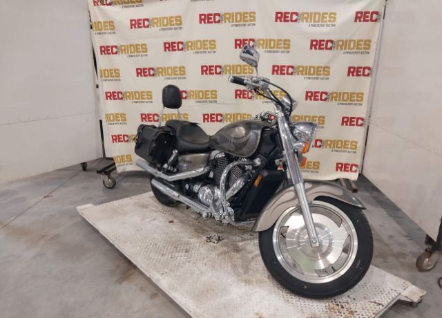 Honda VT1100C2 (SHADOW SABRE)