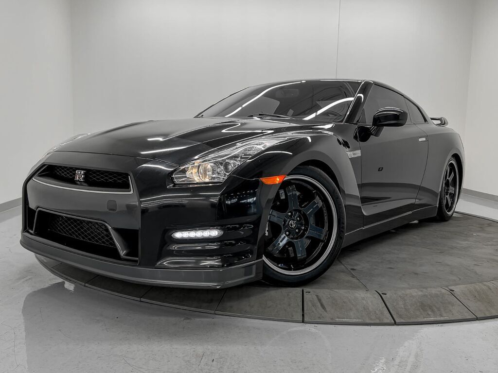 Nissan GT-R