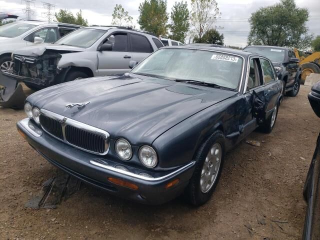 Jaguar XJ