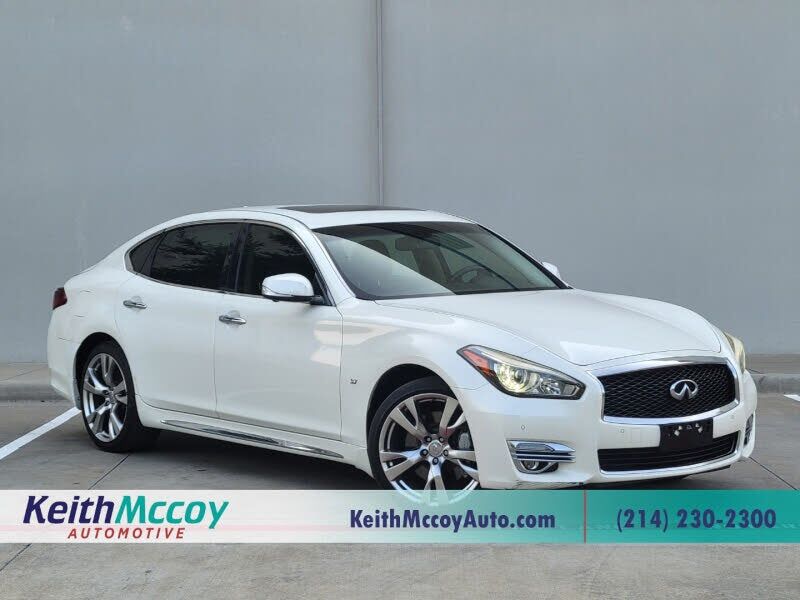 Infiniti Q70L