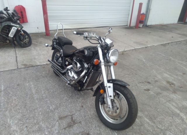 Suzuki VZ800