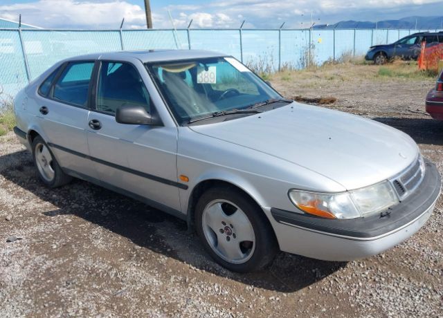Saab 900