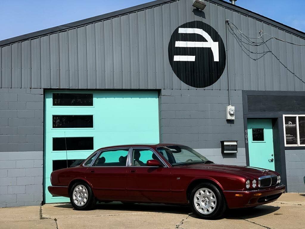 Jaguar XJ8