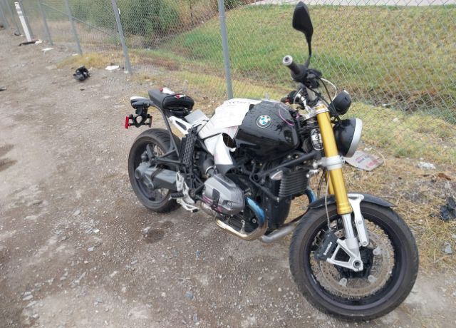 BMW R nineT