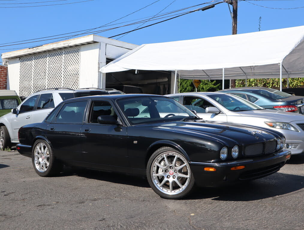 Jaguar XJR