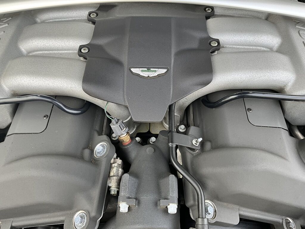 Aston Martin DB9