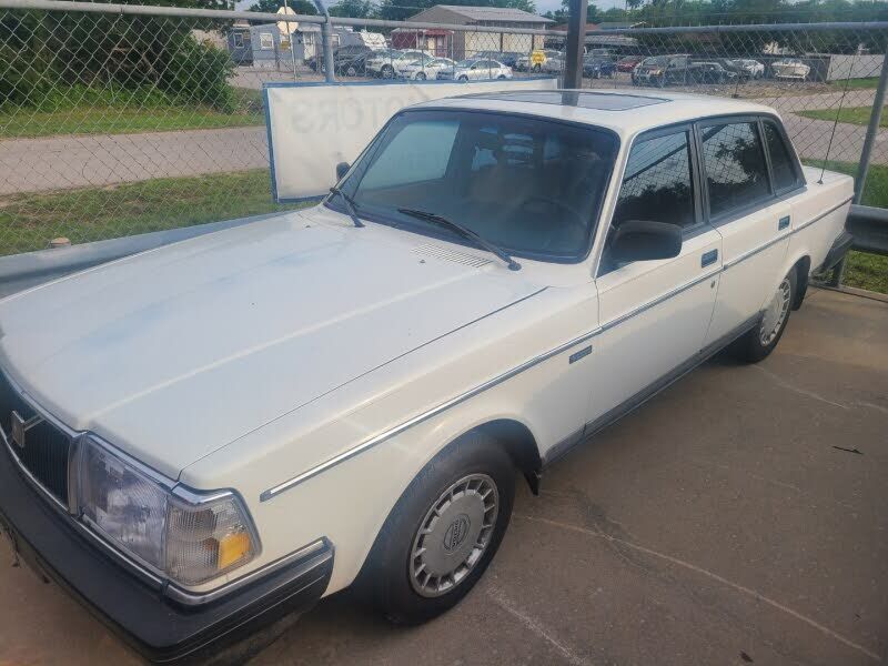 Volvo 240 Series