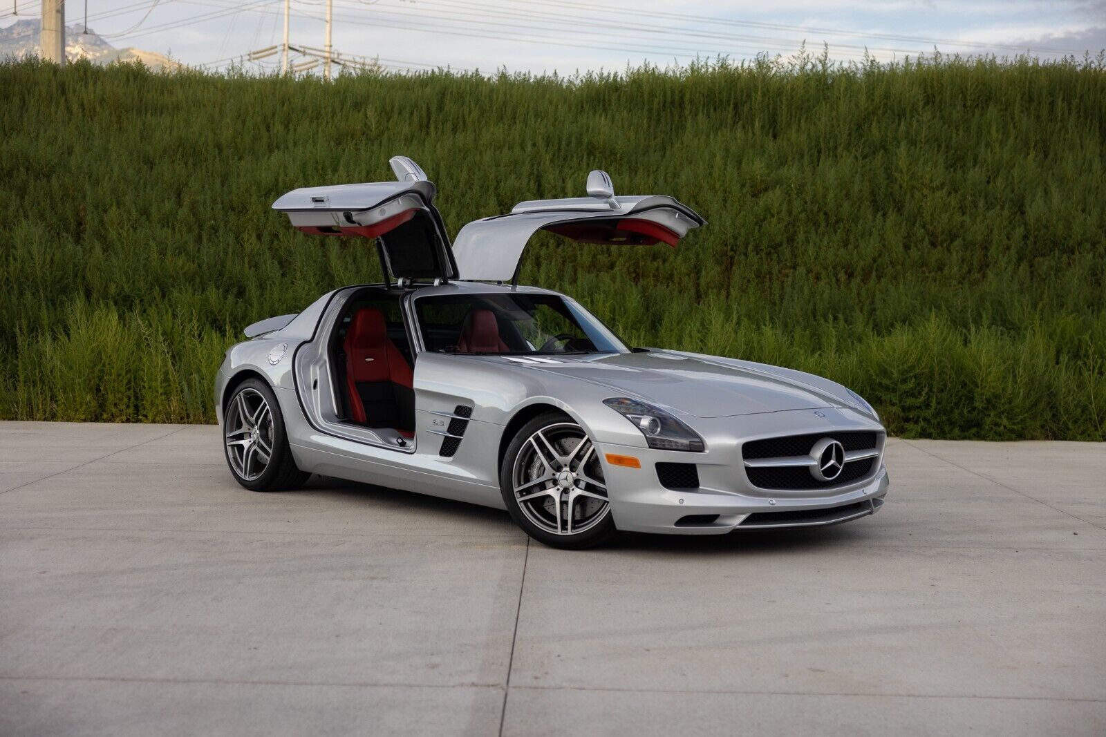 Mercedes-Benz SLS-Class