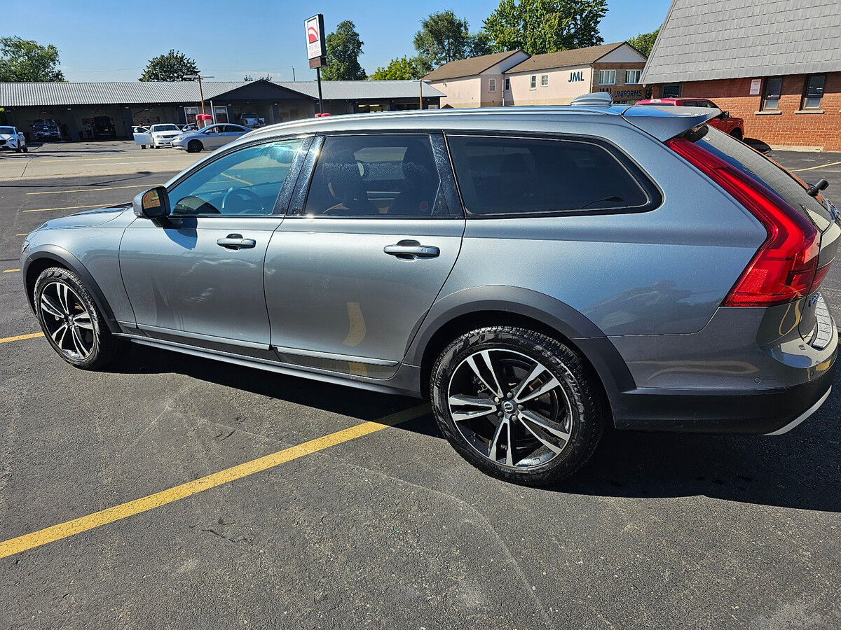 Volvo V90CC