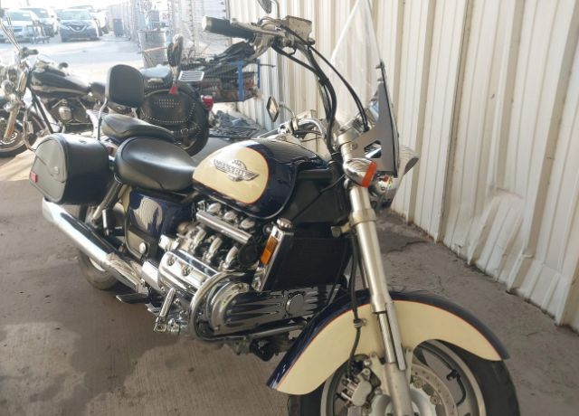 Honda GL1500C (VALKYRIE)
