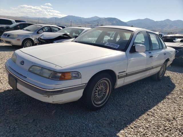 Ford Crown Victoria