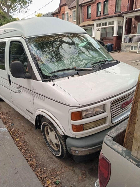 GMC Savana
