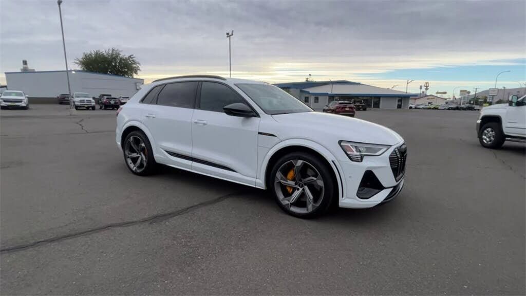 2022 Audi e-tron