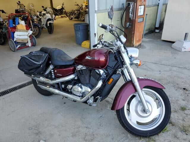 Honda VT1100C2 (SHADOW SABRE)