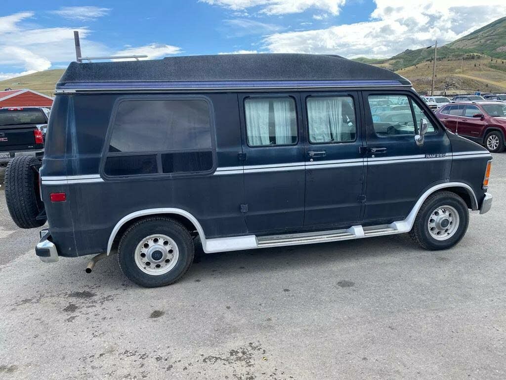 Dodge Ram Van
