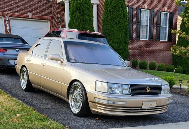 Lexus LS