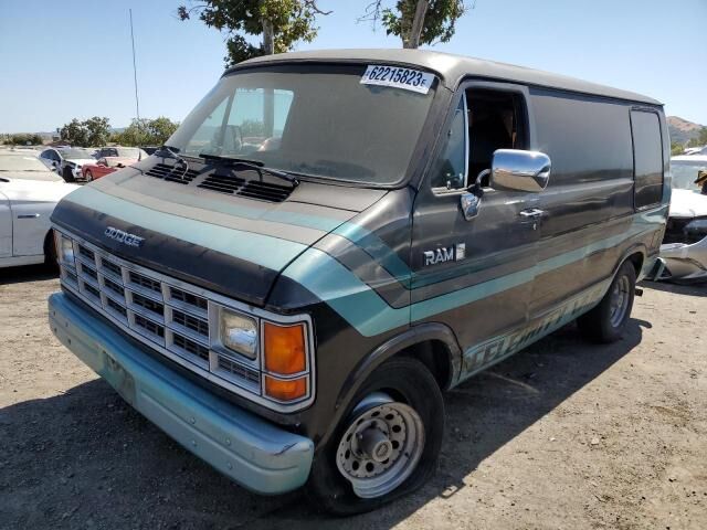 Dodge Ram Van