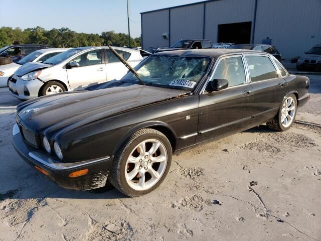 Jaguar XJR