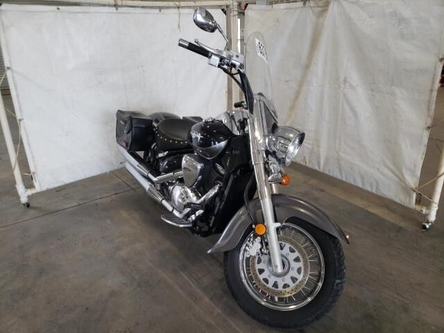 Suzuki VL800/VL800C/VL800T