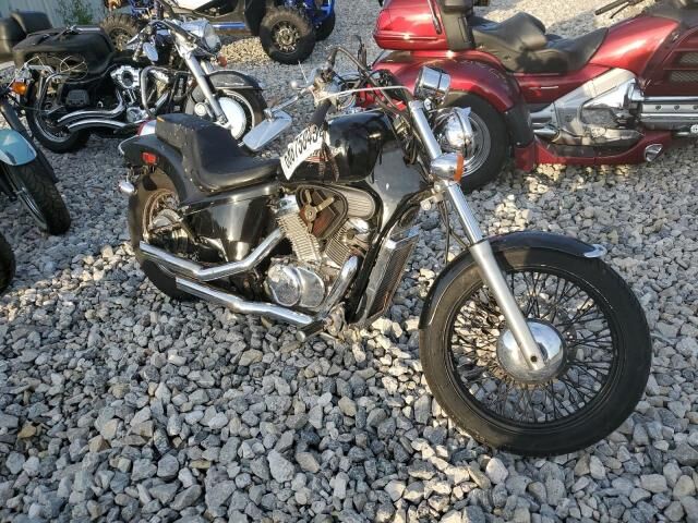 Honda VT600C (SHADOW VLX)