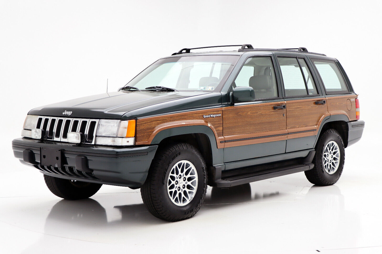 Jeep Grand Wagoneer