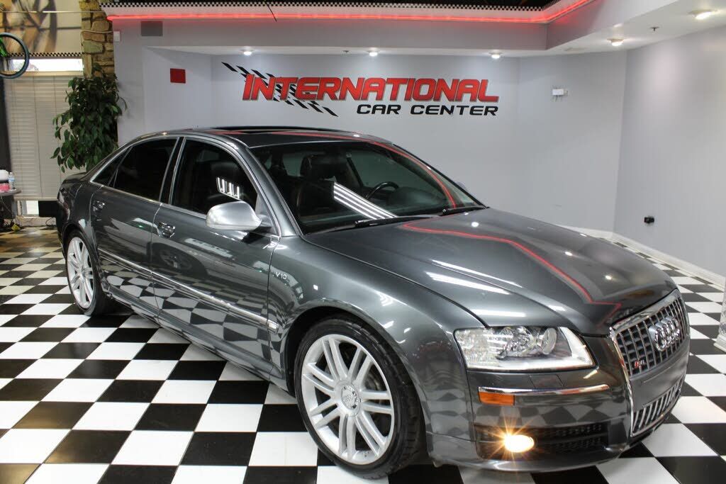 Audi S8