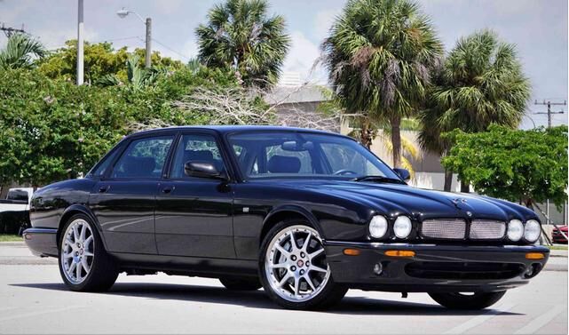 Jaguar XJR