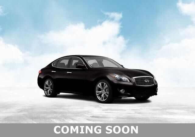 Infiniti M56
