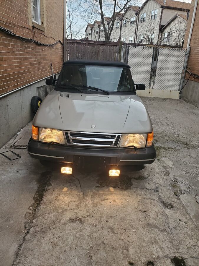 Saab 900