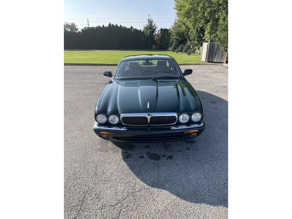 Jaguar XJ8